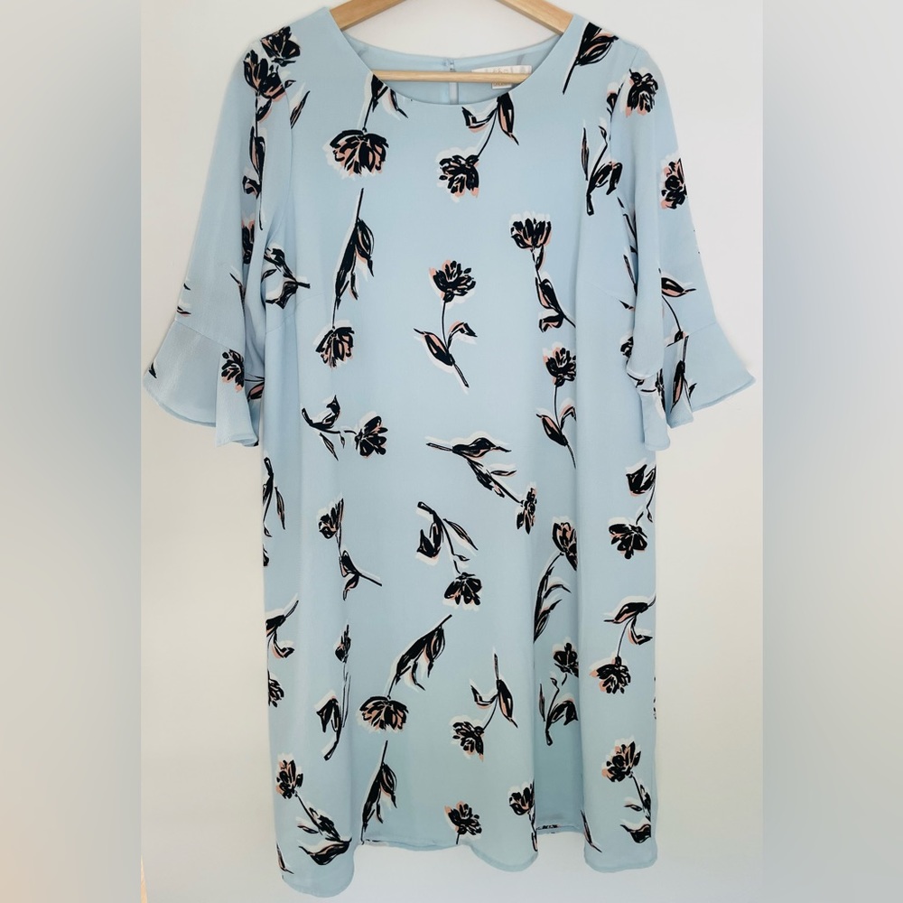 C & E Large Floral Dress. Ruffle sleeves